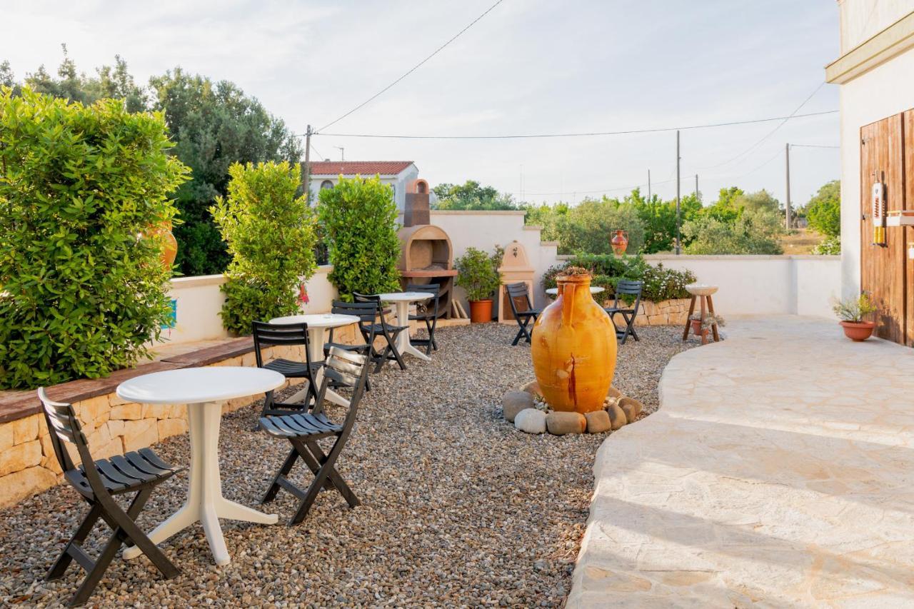 Art Rooms Joyful People Alberobello Exteriör bild